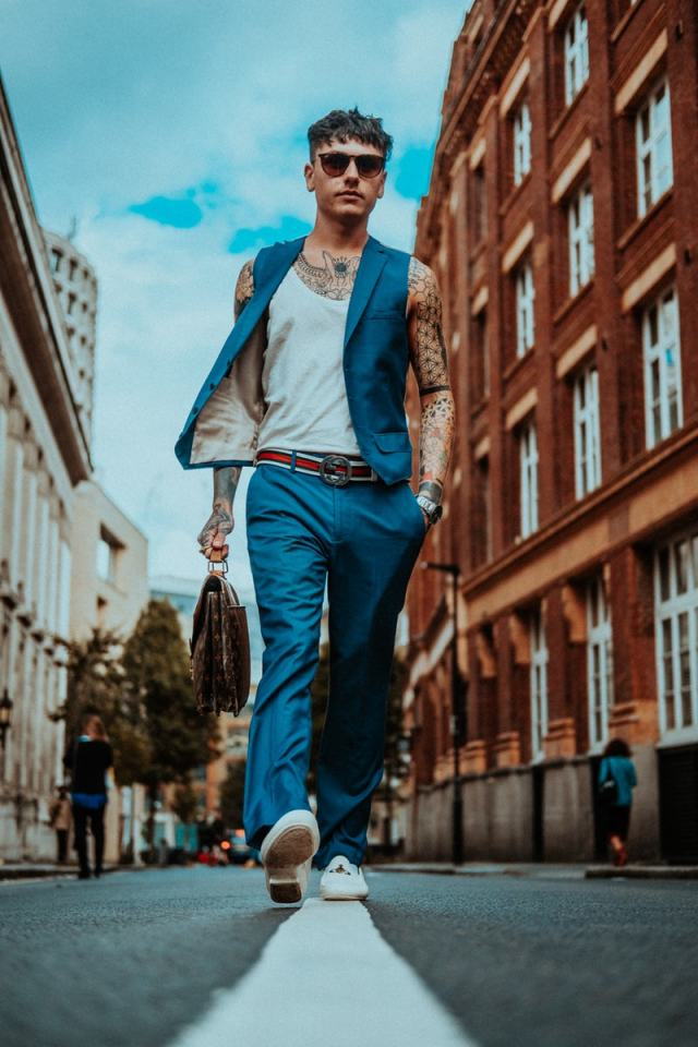 photo-1505734169265-a86113baa6c5